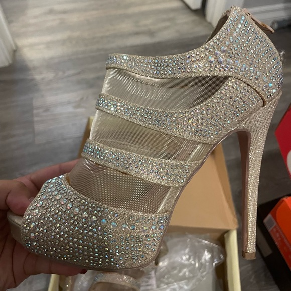 Cathy Jean heels - Picture 3 of 3